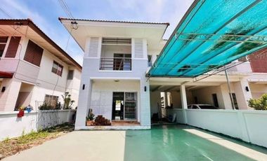 Casa en venta de 4 habitaciones en Si Racha, Chonburi