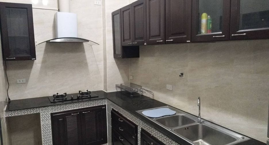 For rent 2 bedrooms townhouse in Chatuchak, Bangkok