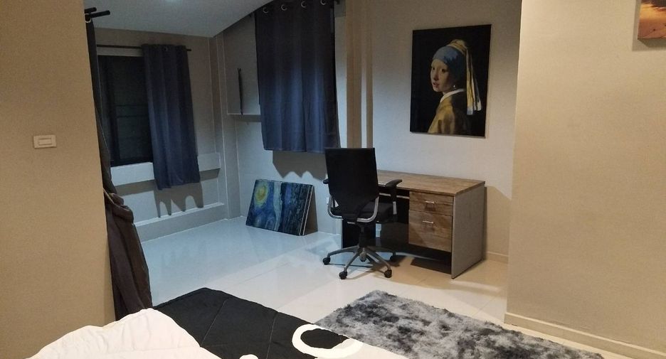For rent 2 bedrooms townhouse in Chatuchak, Bangkok