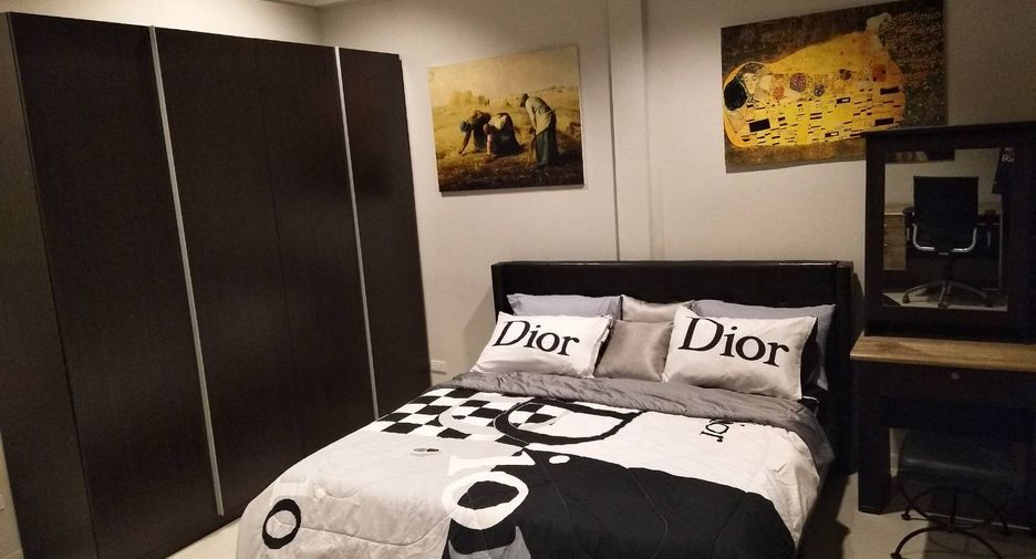 For rent 2 bedrooms townhouse in Chatuchak, Bangkok