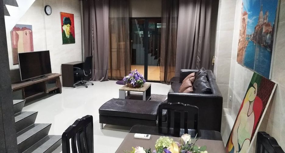 For rent 2 bedrooms townhouse in Chatuchak, Bangkok