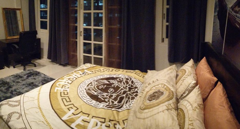 For rent 2 bedrooms townhouse in Chatuchak, Bangkok