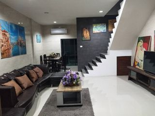 For rent 2 bedrooms townhouse in Chatuchak, Bangkok
