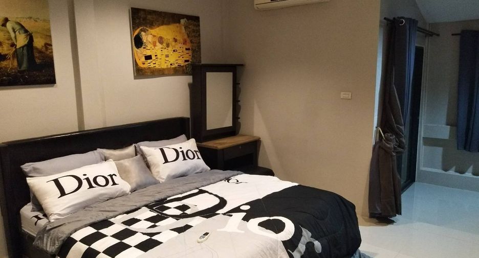 For rent 2 bedrooms townhouse in Chatuchak, Bangkok