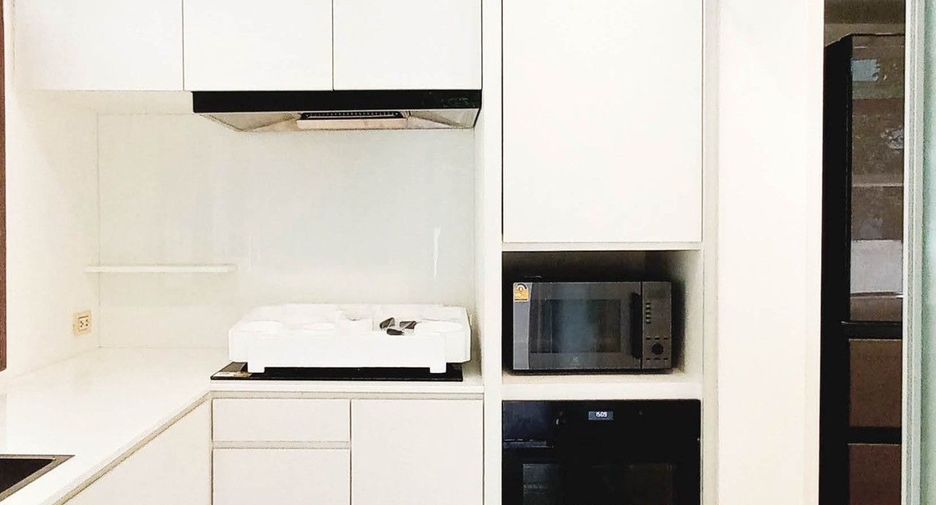 For sale 4 bedrooms house in Bang Kapi, Bangkok