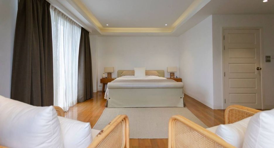 For rent 2 bedrooms townhouse in Watthana, Bangkok