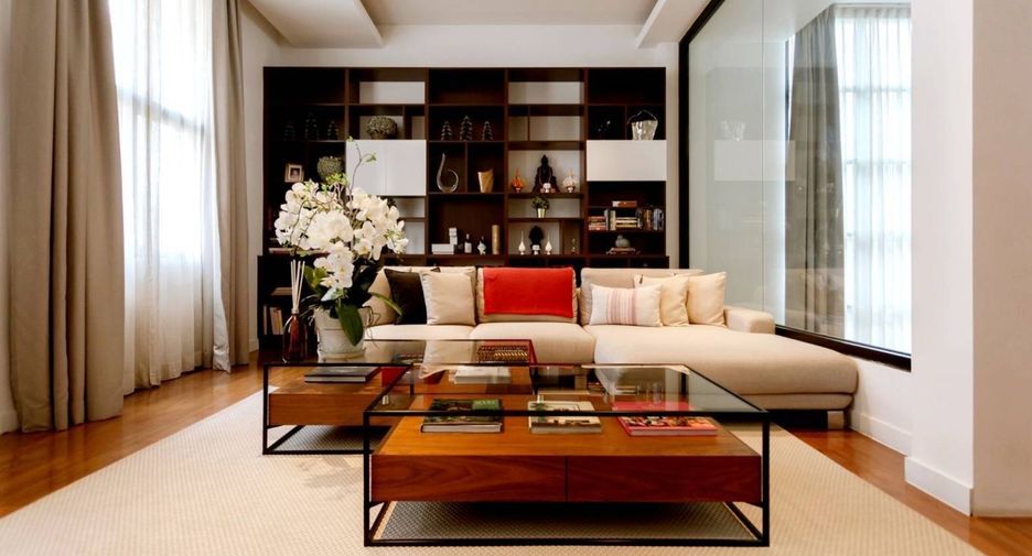 For rent 2 bedrooms townhouse in Watthana, Bangkok