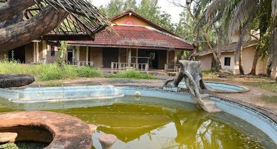 For sale 20 Beds hotel in Takua Pa, Phang Nga