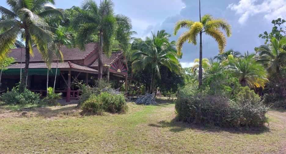For sale 20 Beds hotel in Takua Pa, Phang Nga