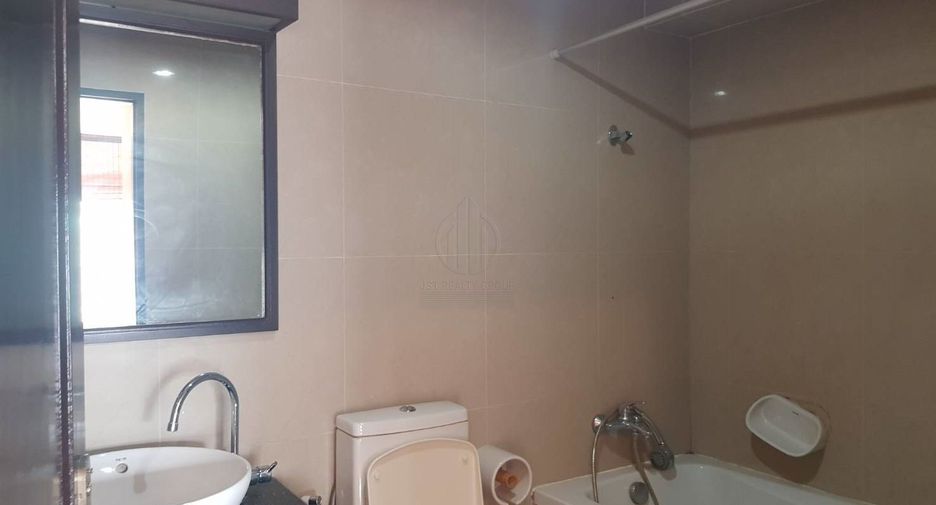 Condo en alquiler de 3 habitaciones en Watthana, Bangkok