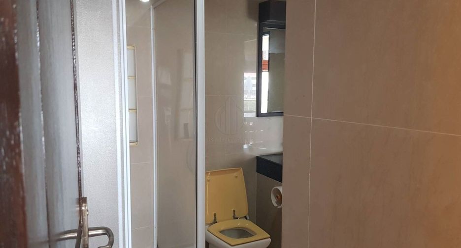 Condo en alquiler de 3 habitaciones en Watthana, Bangkok