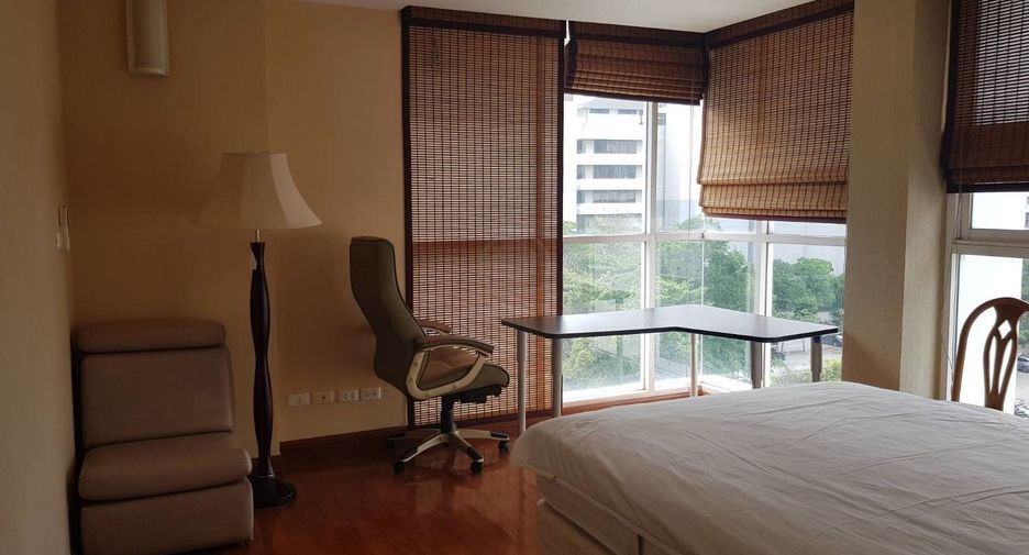 Condo en alquiler de 3 habitaciones en Watthana, Bangkok