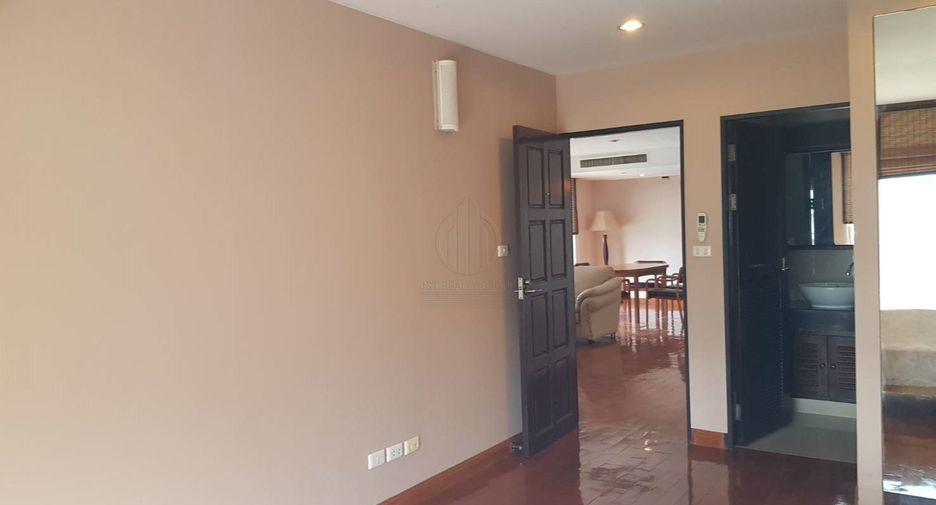 Condo en alquiler de 3 habitaciones en Watthana, Bangkok