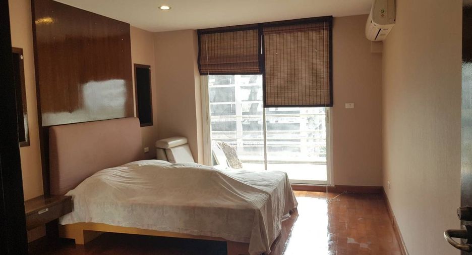 Condo en alquiler de 3 habitaciones en Watthana, Bangkok