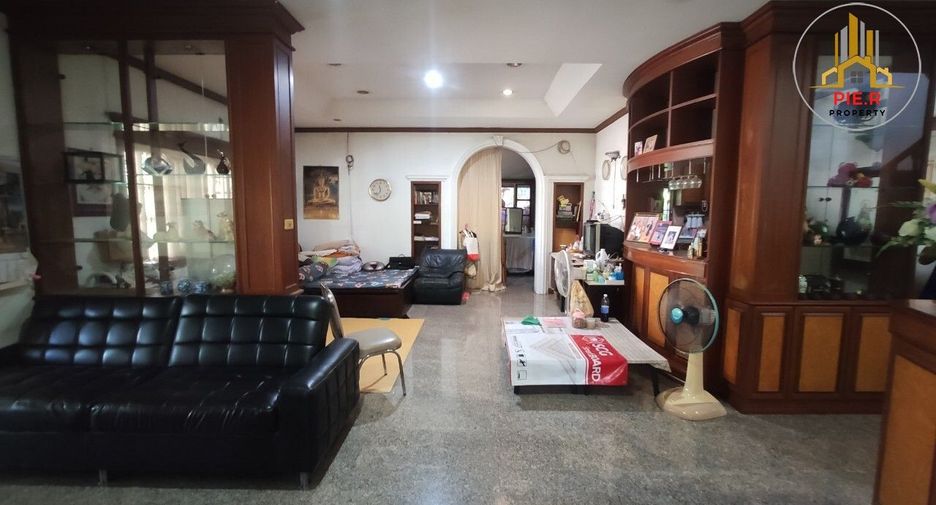 For sale 4 bedrooms house in Lat Krabang, Bangkok