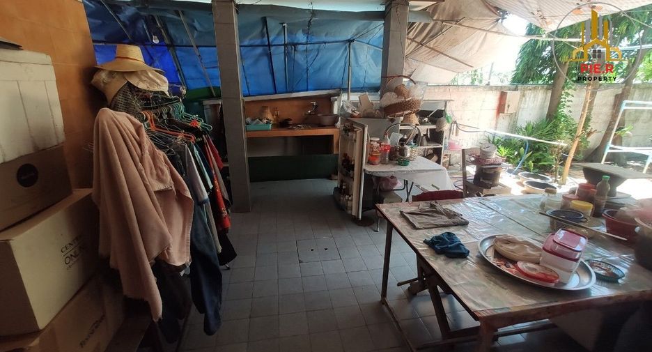 For sale 4 bedrooms house in Lat Krabang, Bangkok