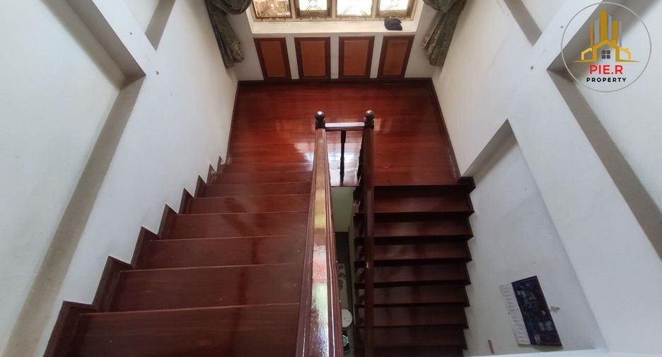 For sale 4 bedrooms house in Lat Krabang, Bangkok
