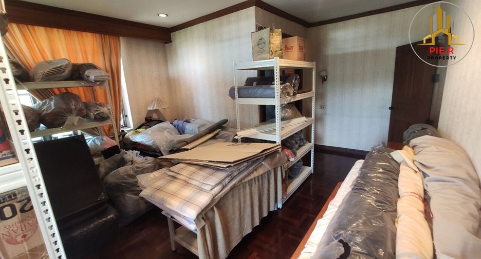 For sale 4 bedrooms house in Lat Krabang, Bangkok