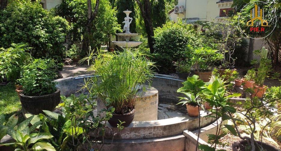 For sale 4 bedrooms house in Lat Krabang, Bangkok