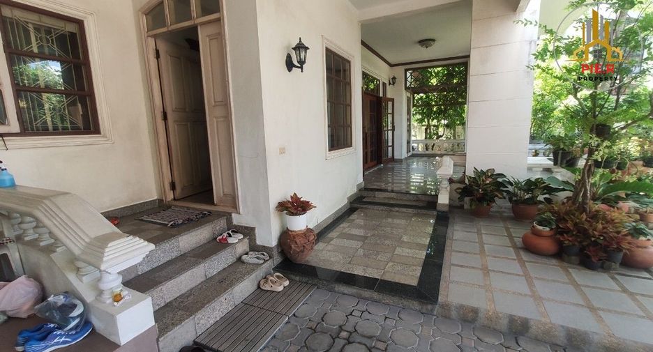 For sale 4 bedrooms house in Lat Krabang, Bangkok