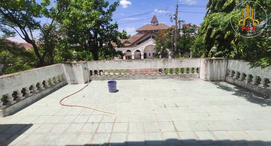 For sale 4 bedrooms house in Lat Krabang, Bangkok