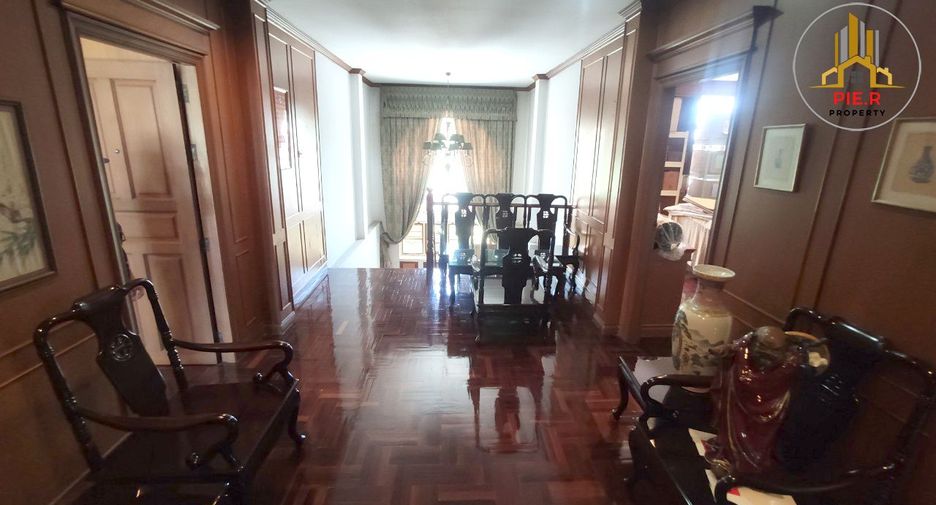 For sale 4 bedrooms house in Lat Krabang, Bangkok
