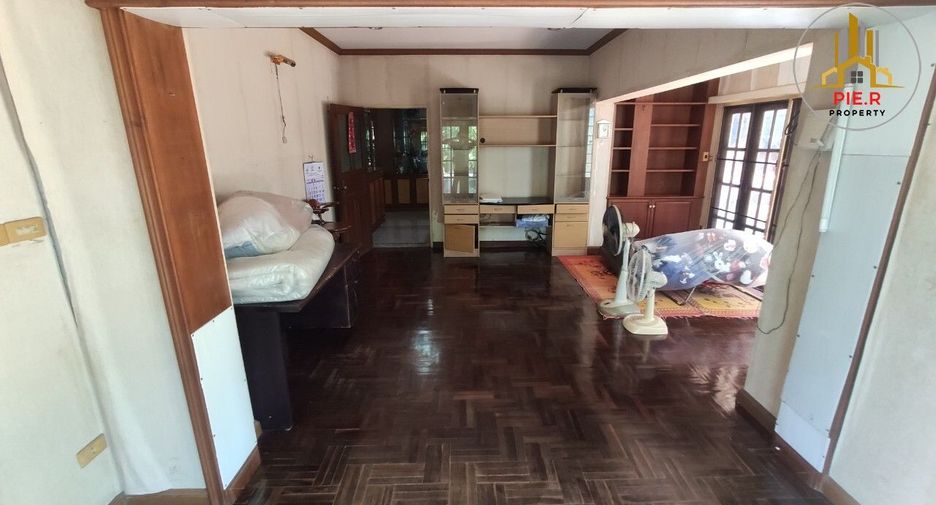 For sale 4 bedrooms house in Lat Krabang, Bangkok