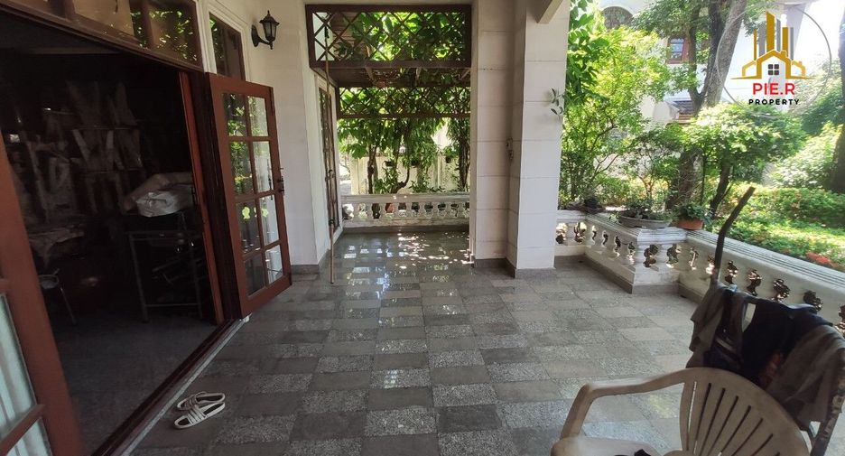 For sale 4 bedrooms house in Lat Krabang, Bangkok