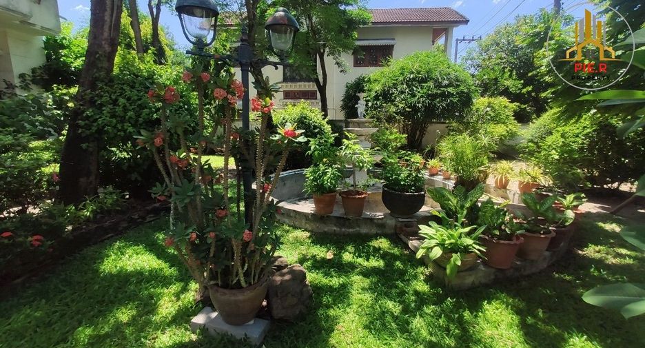 For sale 4 bedrooms house in Lat Krabang, Bangkok