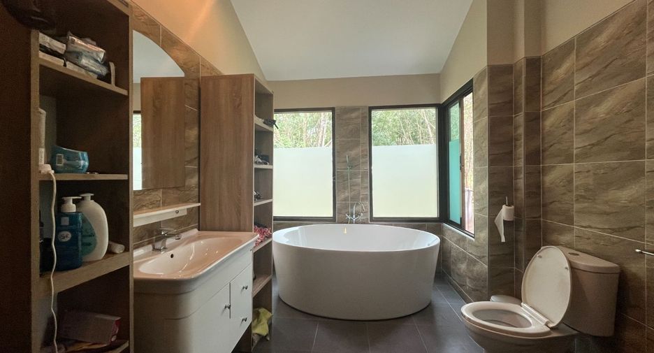 For sale 11 bedrooms retail Space in Mueang Krabi, Krabi