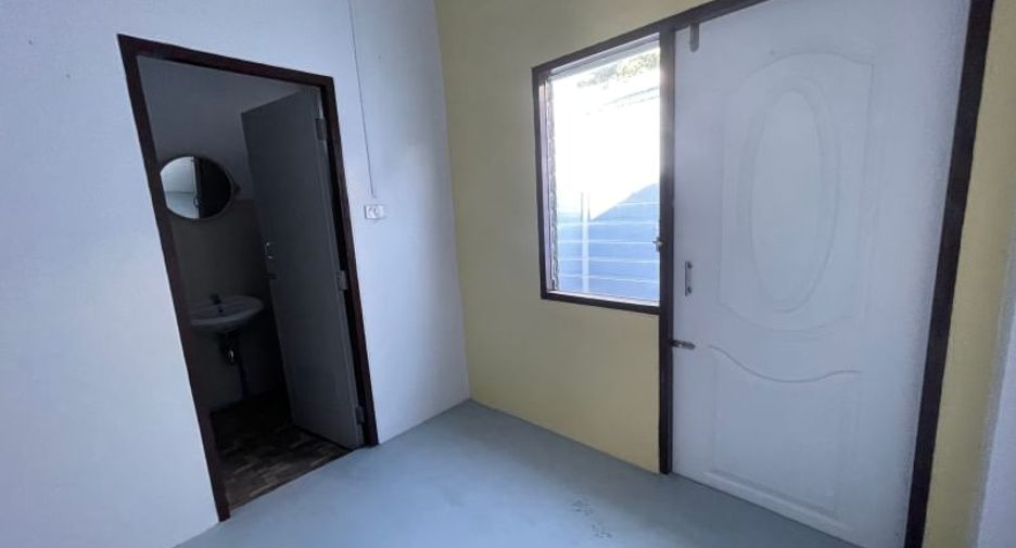 Gewerbefläche zur Miete und zum Kauf in Si Racha, Chonburi