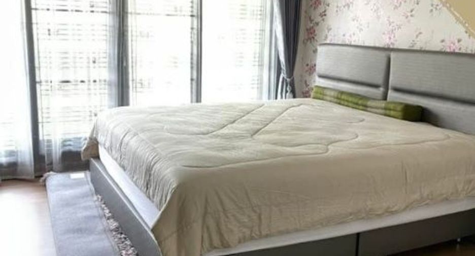 For sale 4 bedrooms house in Khan Na Yao, Bangkok