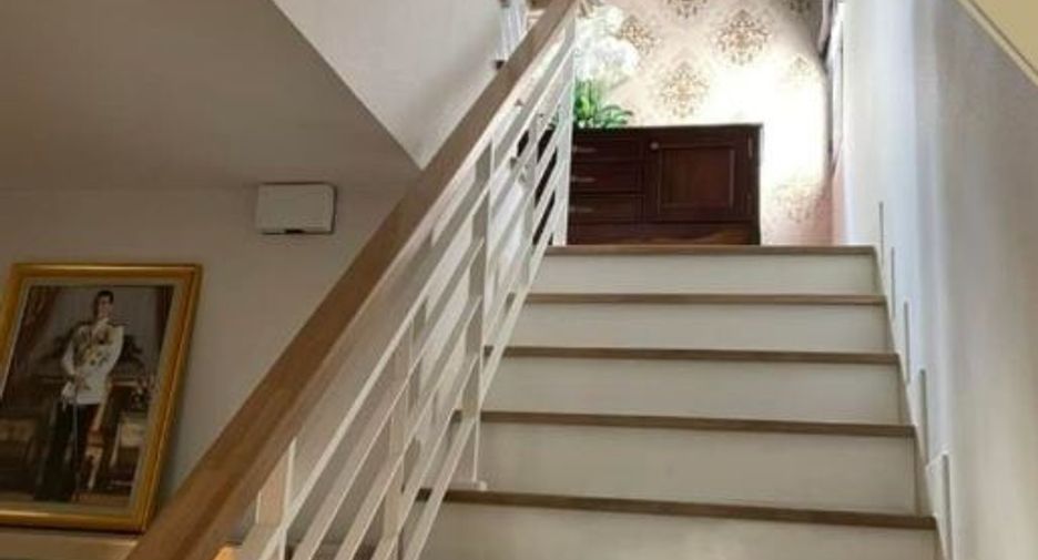 For sale 4 bedrooms house in Khan Na Yao, Bangkok