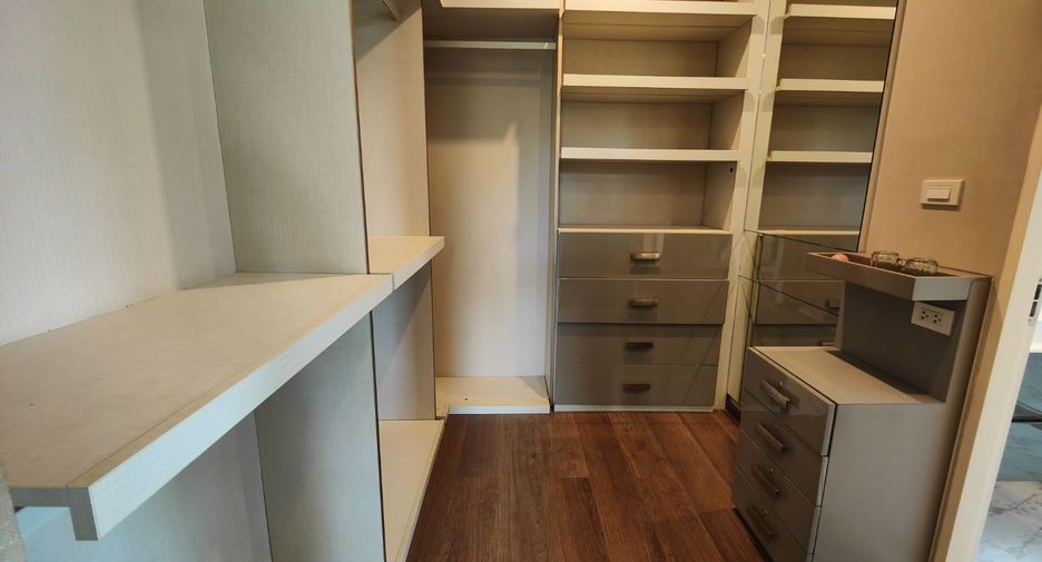 出租 和 出售 4 卧室 独立屋 在 Bang Phli, Samut Prakan
