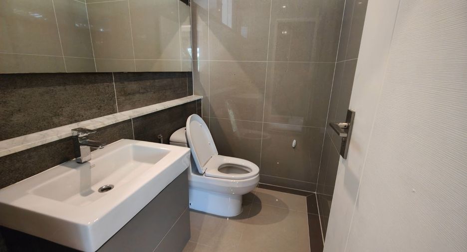 出租 和 出售 4 卧室 独立屋 在 Bang Phli, Samut Prakan