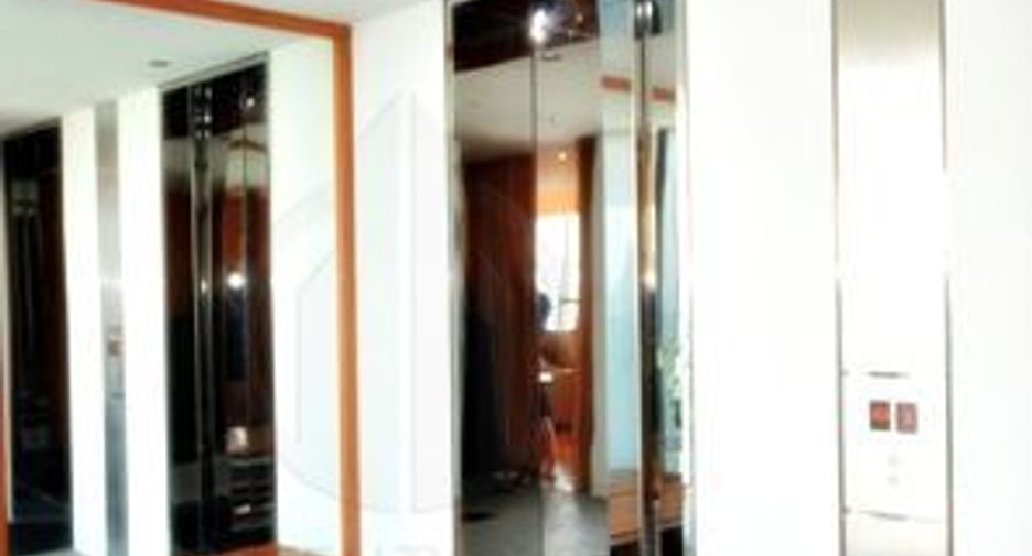 Condo en alquiler de 3 habitaciones en Sathon, Bangkok