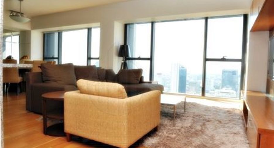 Condo en alquiler de 3 habitaciones en Sathon, Bangkok