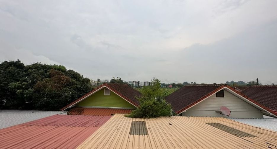 For sale 4 ベッドルーム retail Space in Si Racha, Chonburi