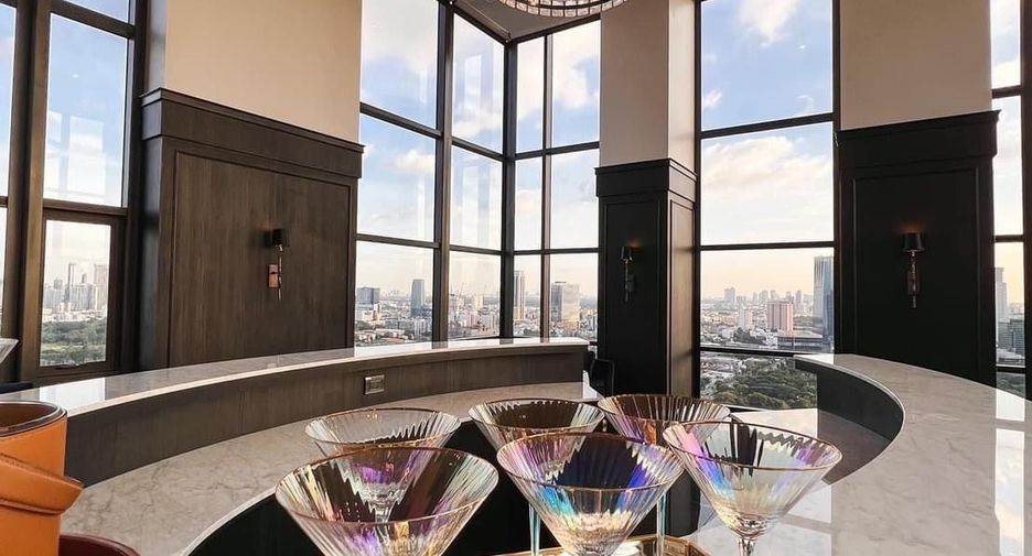 For rent and for sale 1 bed condo in Pathum Wan, Bangkok