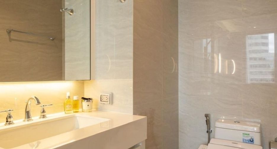For rent and for sale 1 bed condo in Pathum Wan, Bangkok