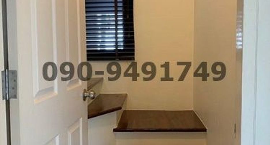 For rent 3 Beds townhouse in Phasi Charoen, Bangkok