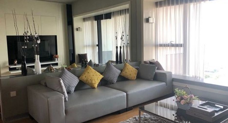 For rent そして for sale 2 ベッドルーム condo in Sathon, Bangkok