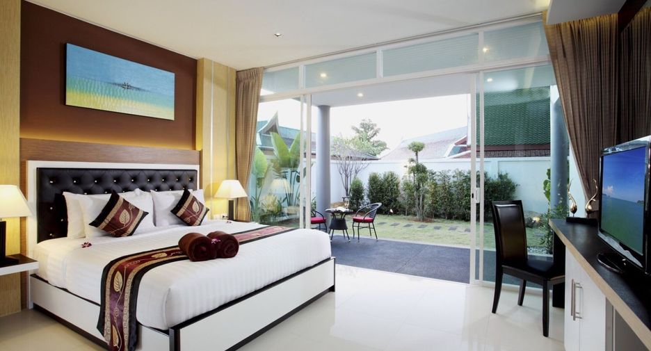 For sale 4 bedrooms condo in Mueang Phuket, Phuket