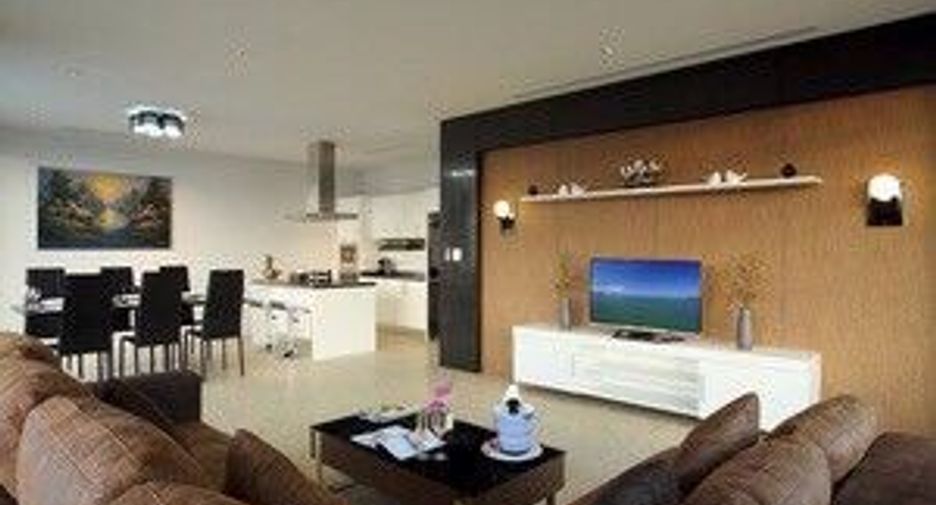For sale 4 bedrooms condo in Mueang Phuket, Phuket
