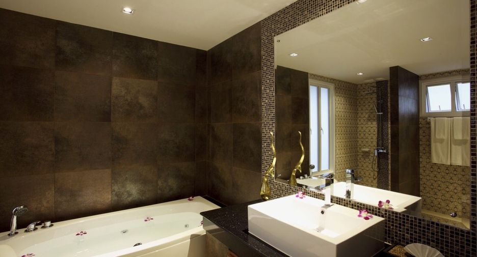 For sale 4 bedrooms condo in Mueang Phuket, Phuket