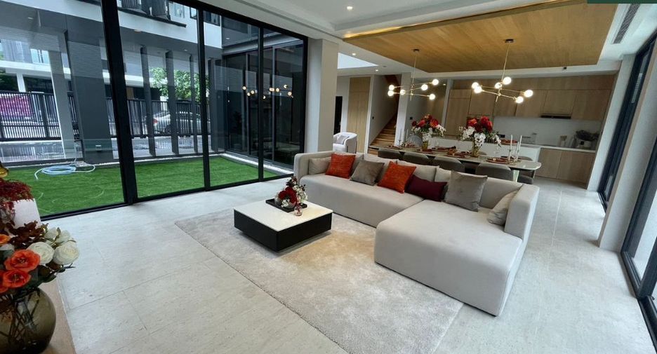 For sale 4 bedrooms house in Prawet, Bangkok