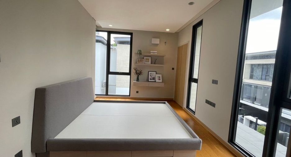 For sale 4 bedrooms house in Prawet, Bangkok