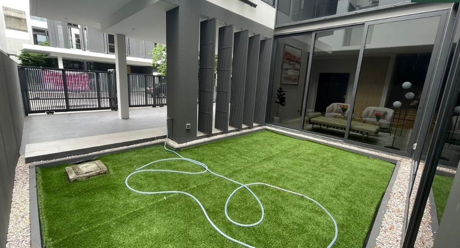 For sale 4 bedrooms house in Prawet, Bangkok