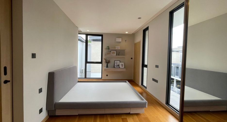 For sale 4 bedrooms house in Prawet, Bangkok