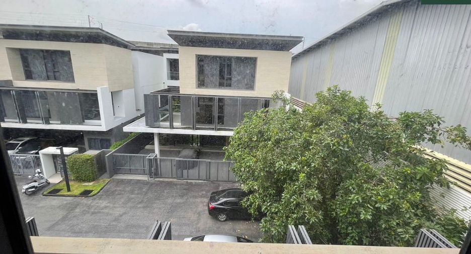 For sale 4 bedrooms house in Prawet, Bangkok
